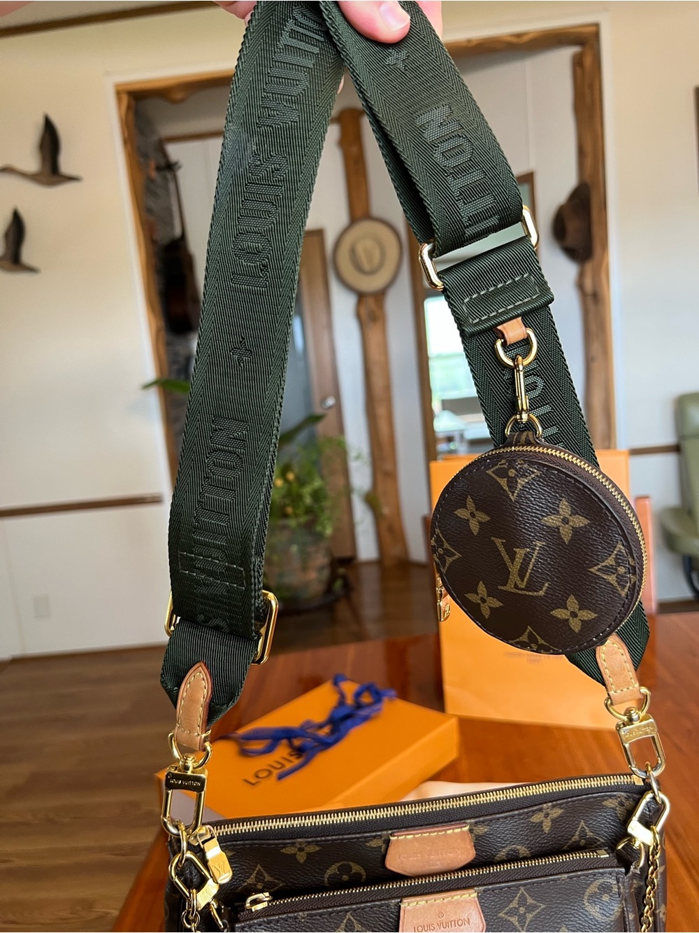 Louis Vuitton Multi Pochette Accessoires Monogram Crossbody Bag Khaki Strap - Picture 16 of 17